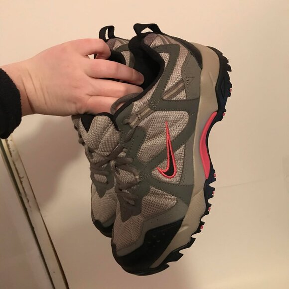 Nike Womens Trail Running Shoe Light Grey Hiking ACG All Trac 6.5 NEW OLD STOCK - Picture 6 of 11